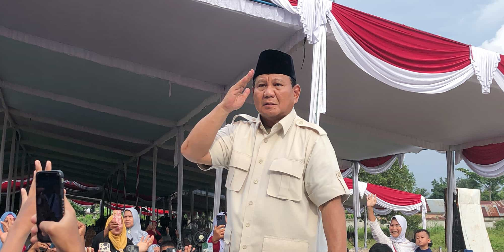 Prabowo Subianto greeting the crowd