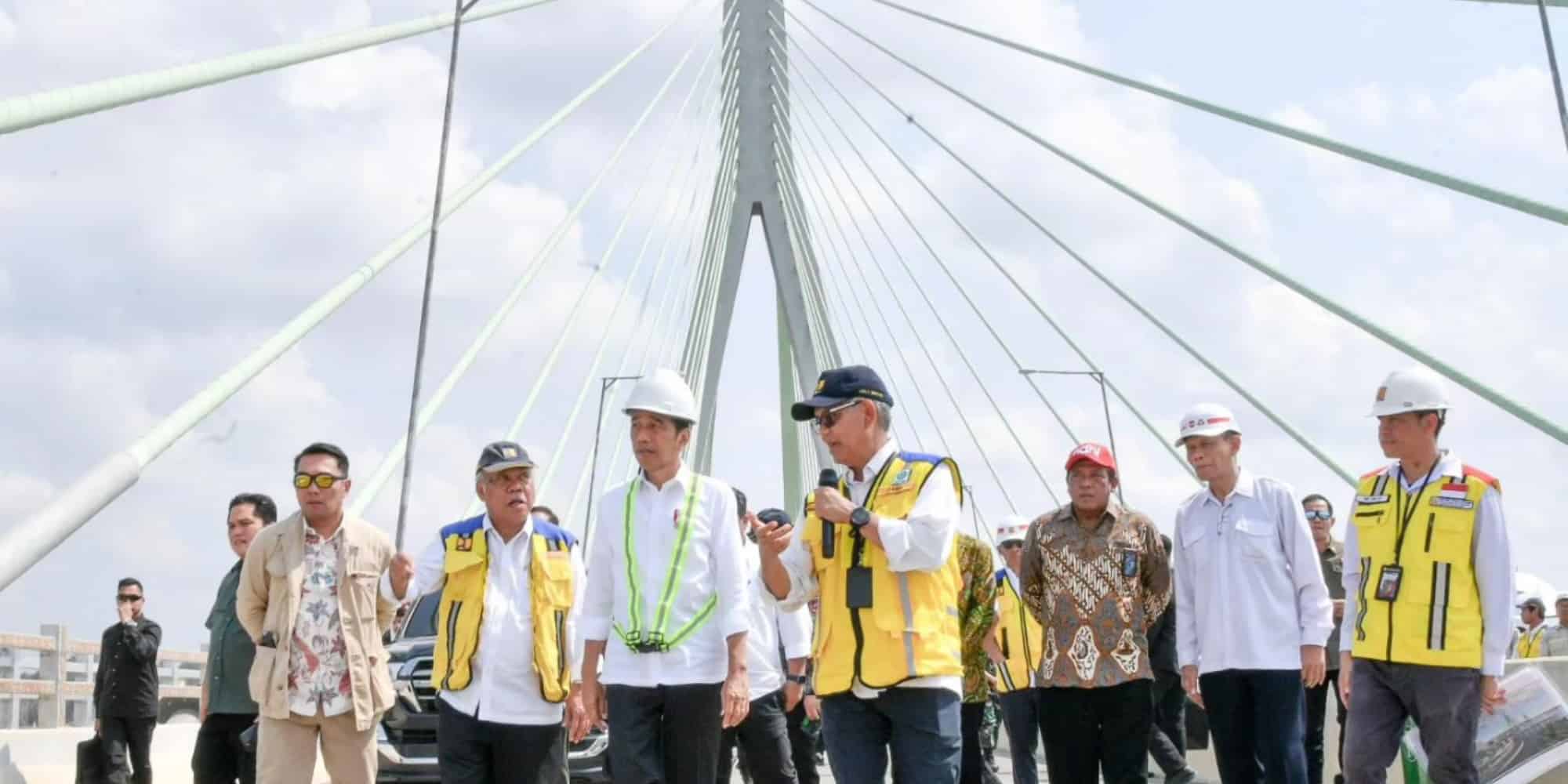 Widodo visited the Balang Island Bridge