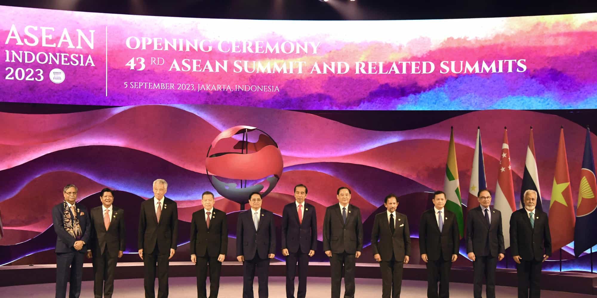 Secretary-General of ASEAN attended the opening ceremony of the 43rd ASEAN Summit and Related Summits