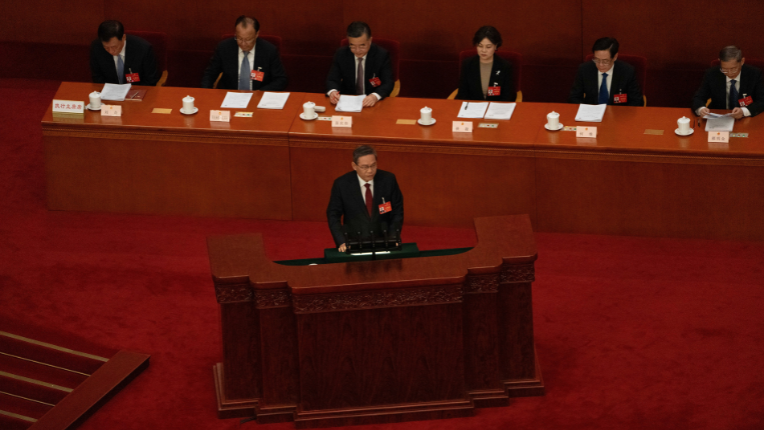 chinese premier li xiang in parliament