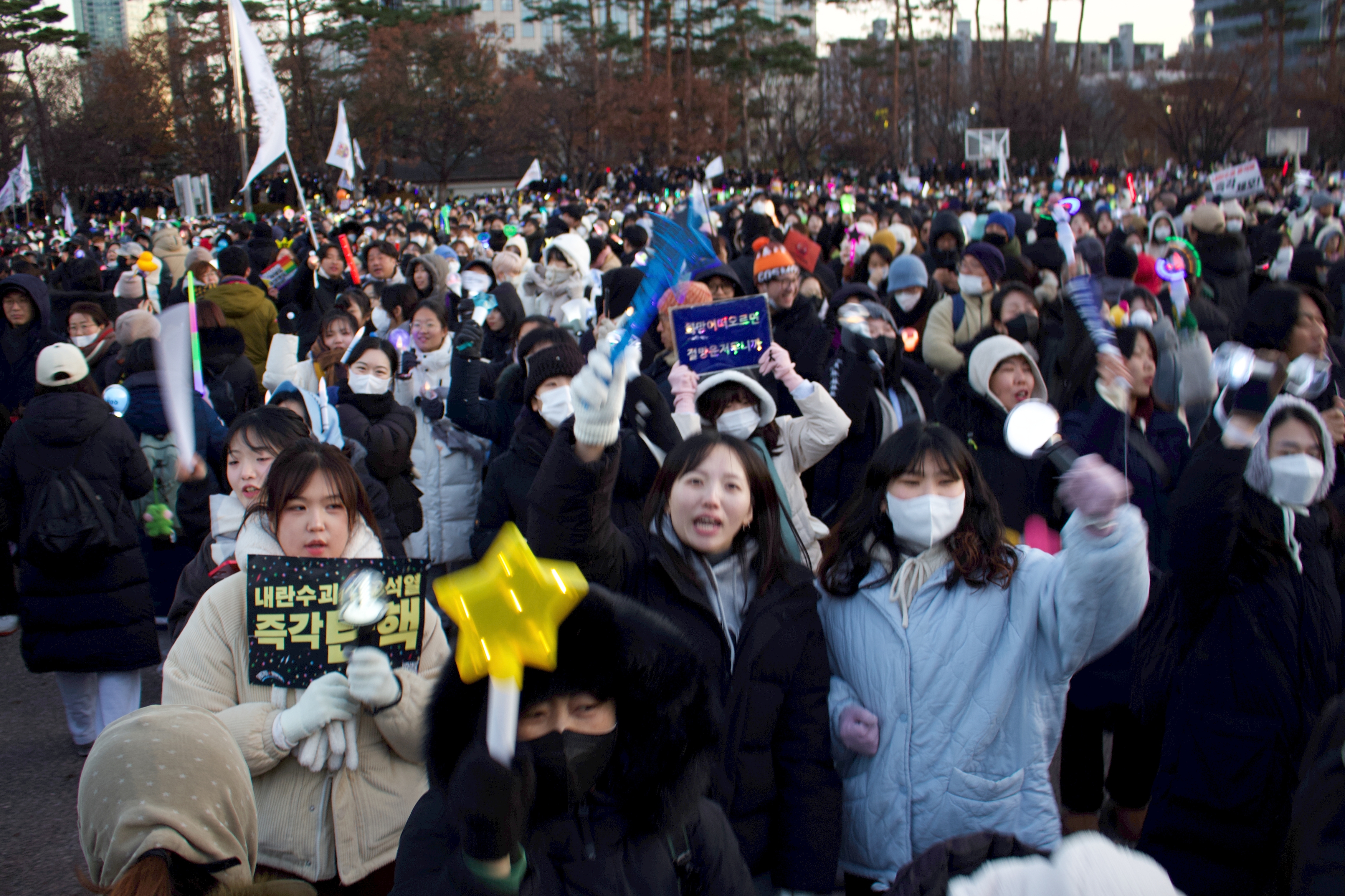 South Korea in Crisis – Domestic Turmoil, Global Implications, and the North Korean Threat image