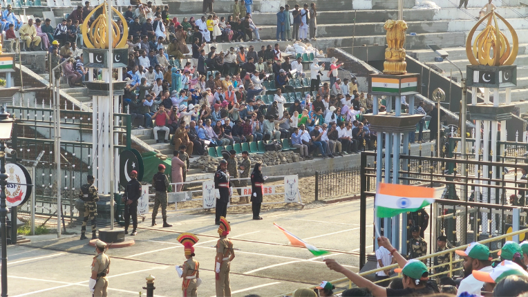 wagah border between india and pakistan