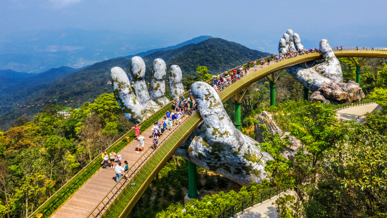 golden bridge in bana hills danang vietnam