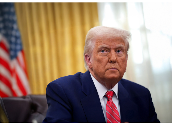 donald trump in the oval office